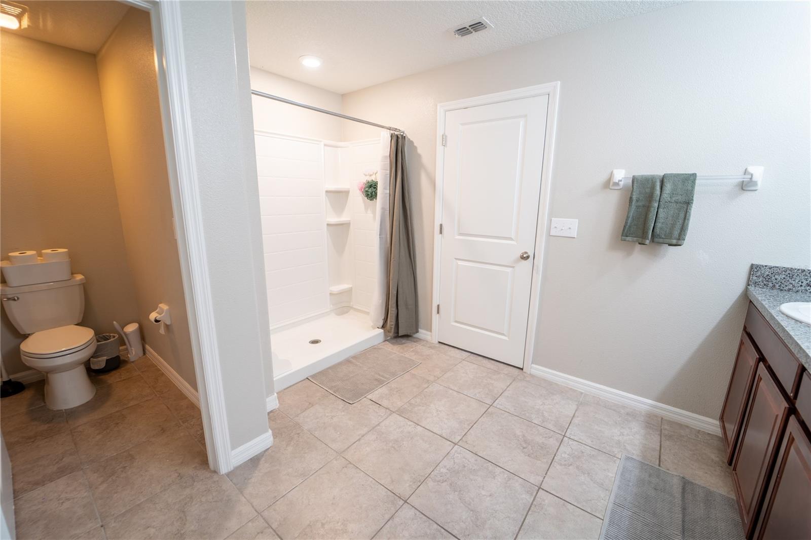 Listing photo id 15 for 9708 Sage Creek Drive