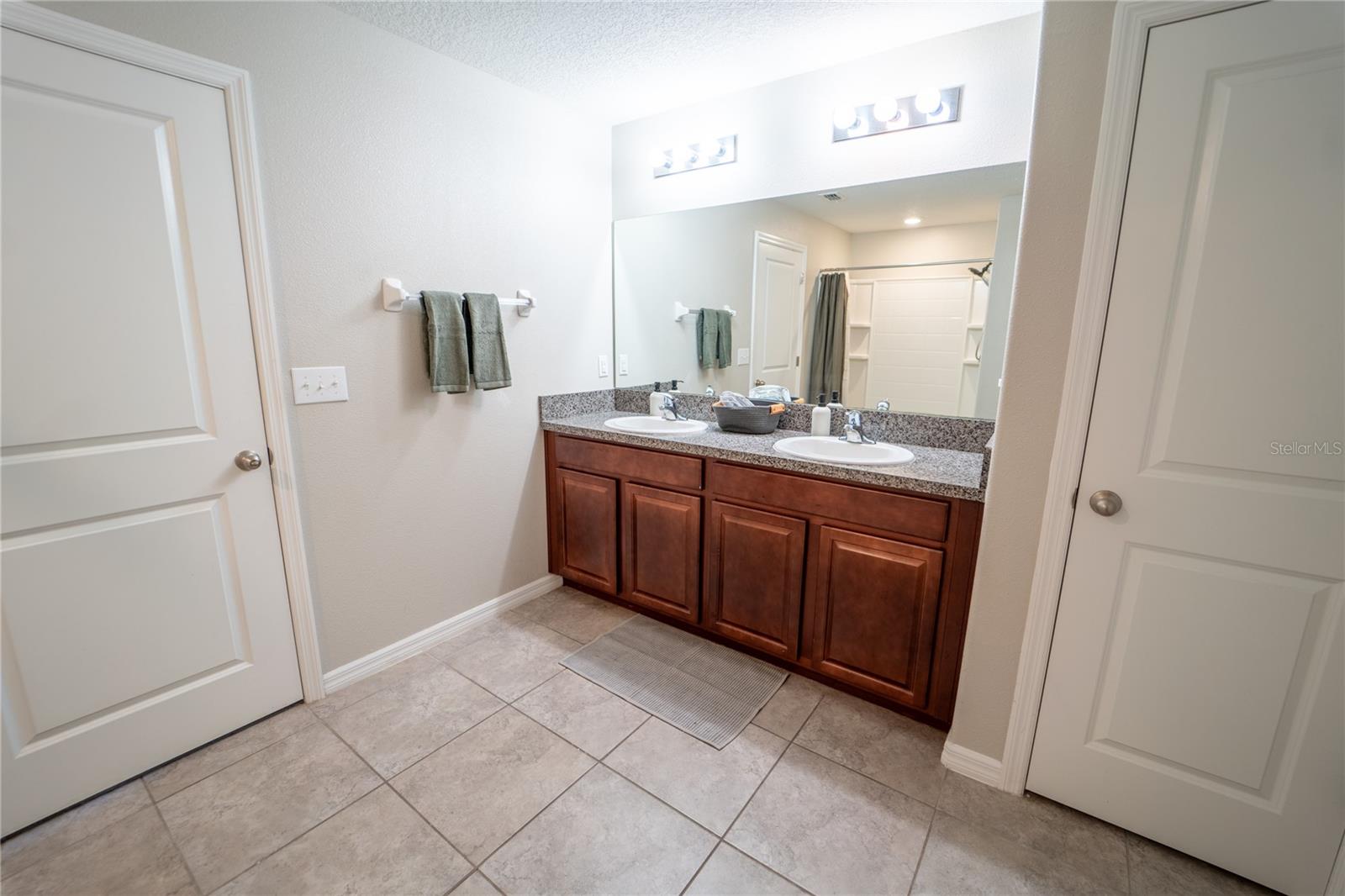 Listing photo id 16 for 9708 Sage Creek Drive