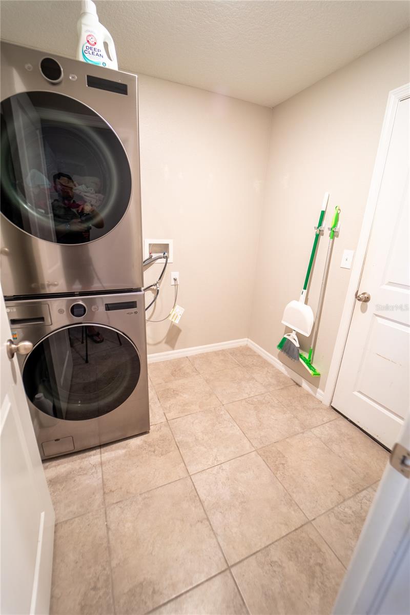 Listing photo id 27 for 9708 Sage Creek Drive