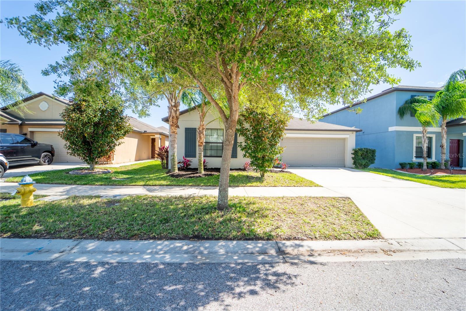 Listing photo id 2 for 9708 Sage Creek Drive