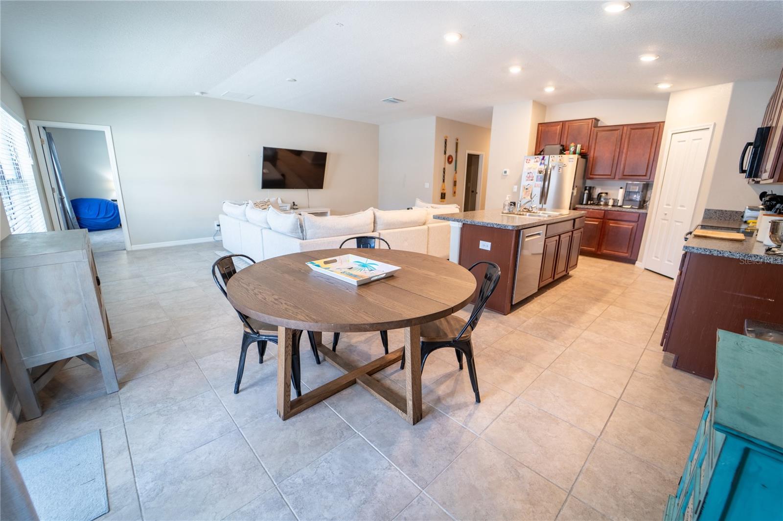 Listing photo id 6 for 9708 Sage Creek Drive