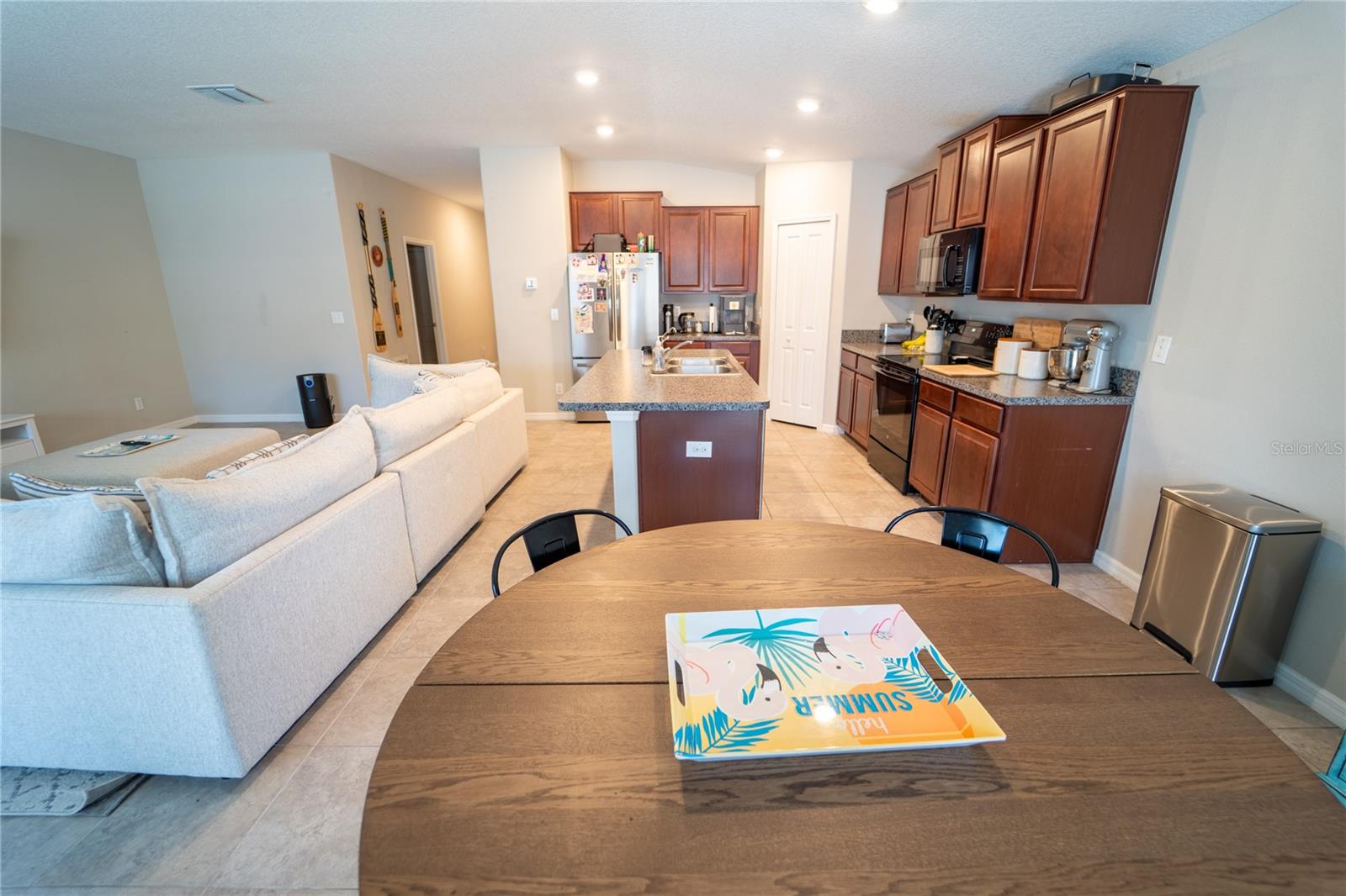 Listing photo id 7 for 9708 Sage Creek Drive