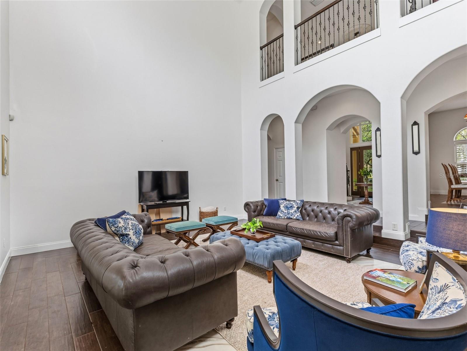 Listing photo id 8 for 6121 Avocetridge Drive