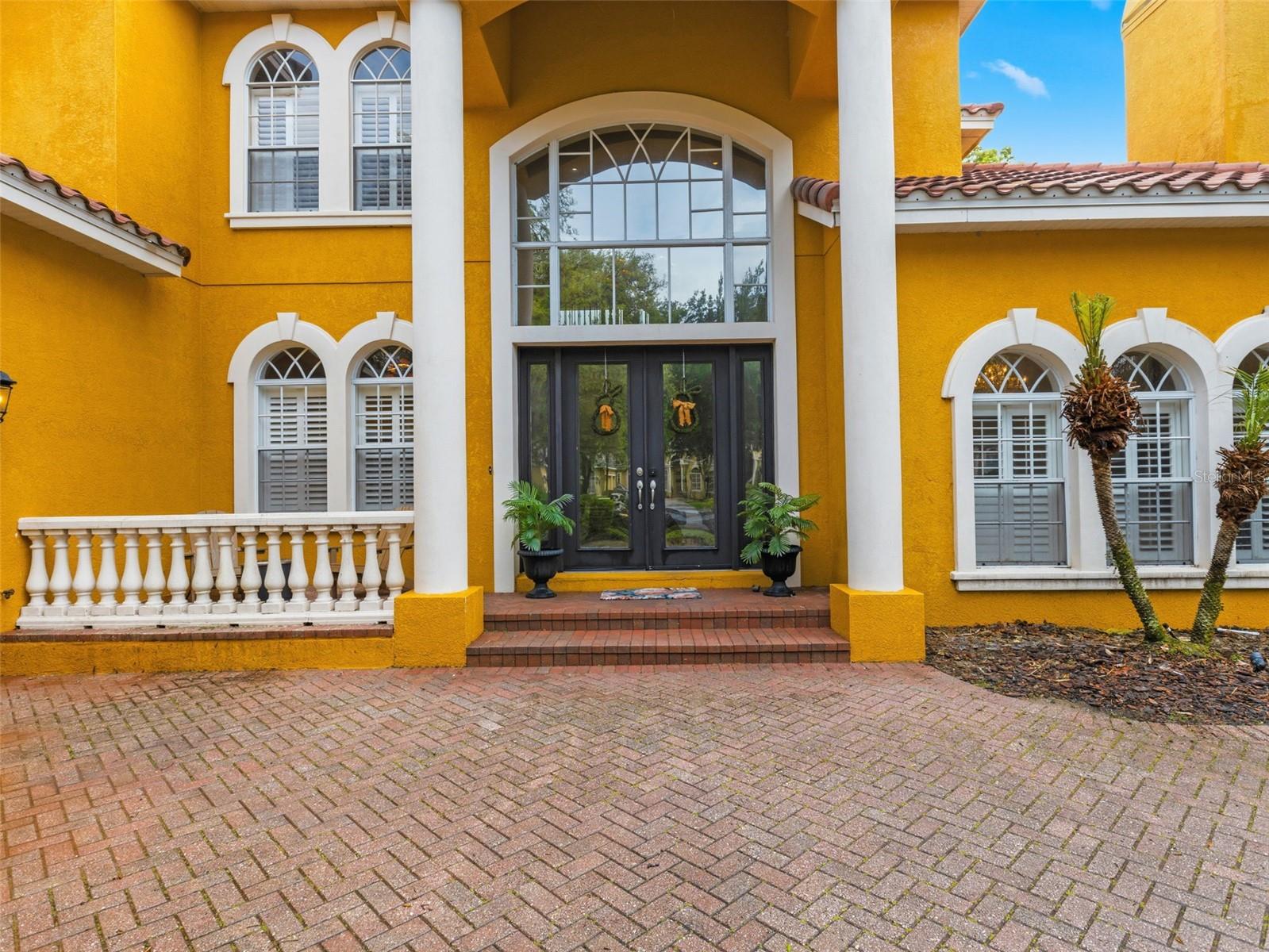 Listing photo id 1 for 6121 Avocetridge Drive