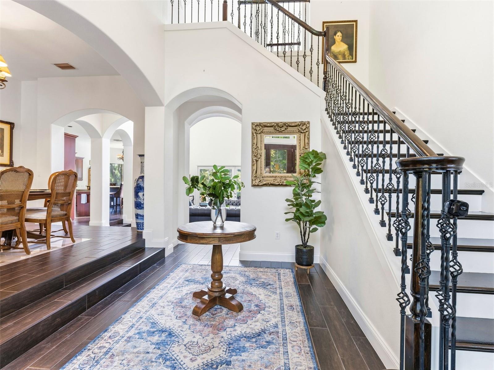 Listing photo id 2 for 6121 Avocetridge Drive