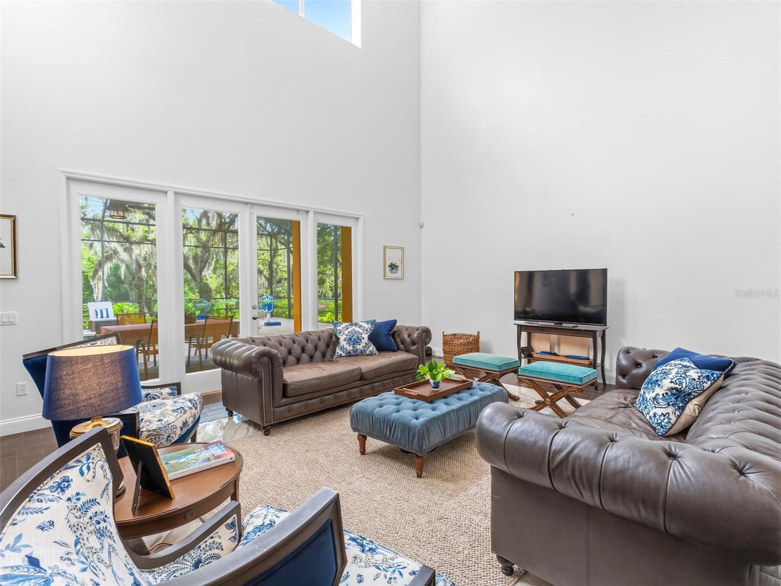 Listing photo id 7 for 6121 Avocetridge Drive