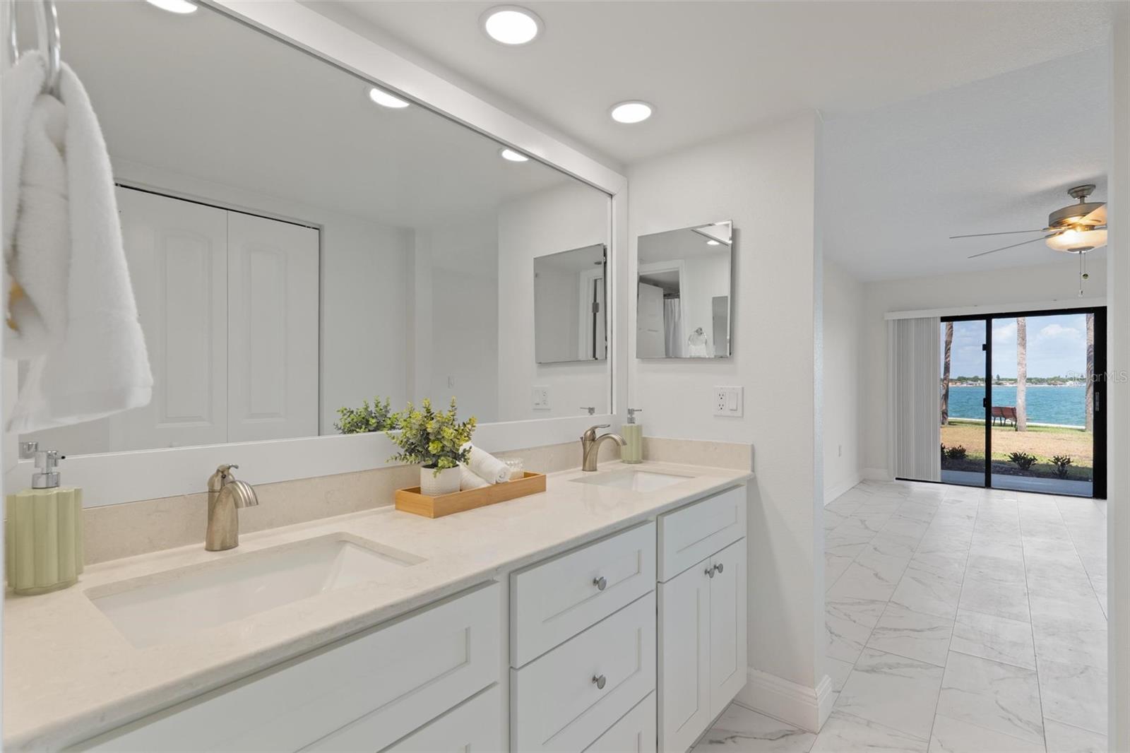 Listing photo id 12 for 7540 Sunshine Skyway Lane S T35