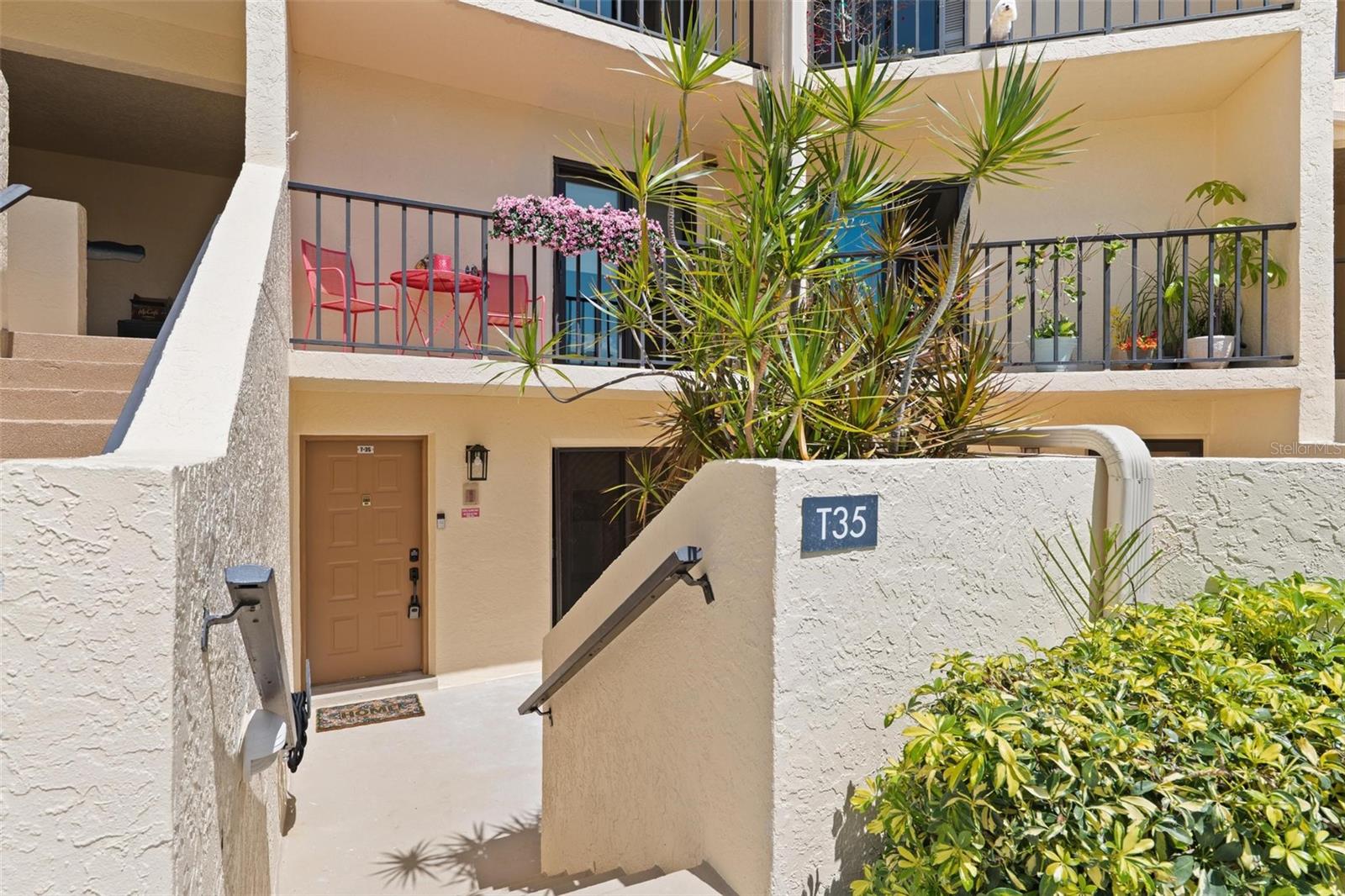 Listing photo id 0 for 7540 Sunshine Skyway Lane S T35