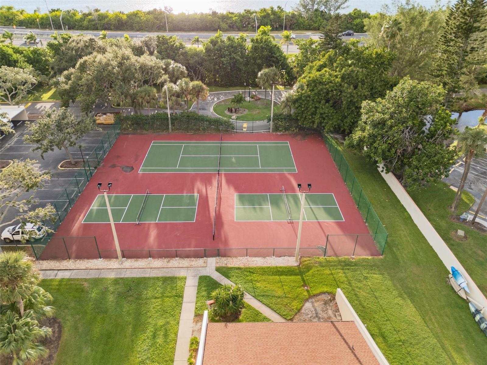 Listing photo id 22 for 7540 Sunshine Skyway Lane S T35