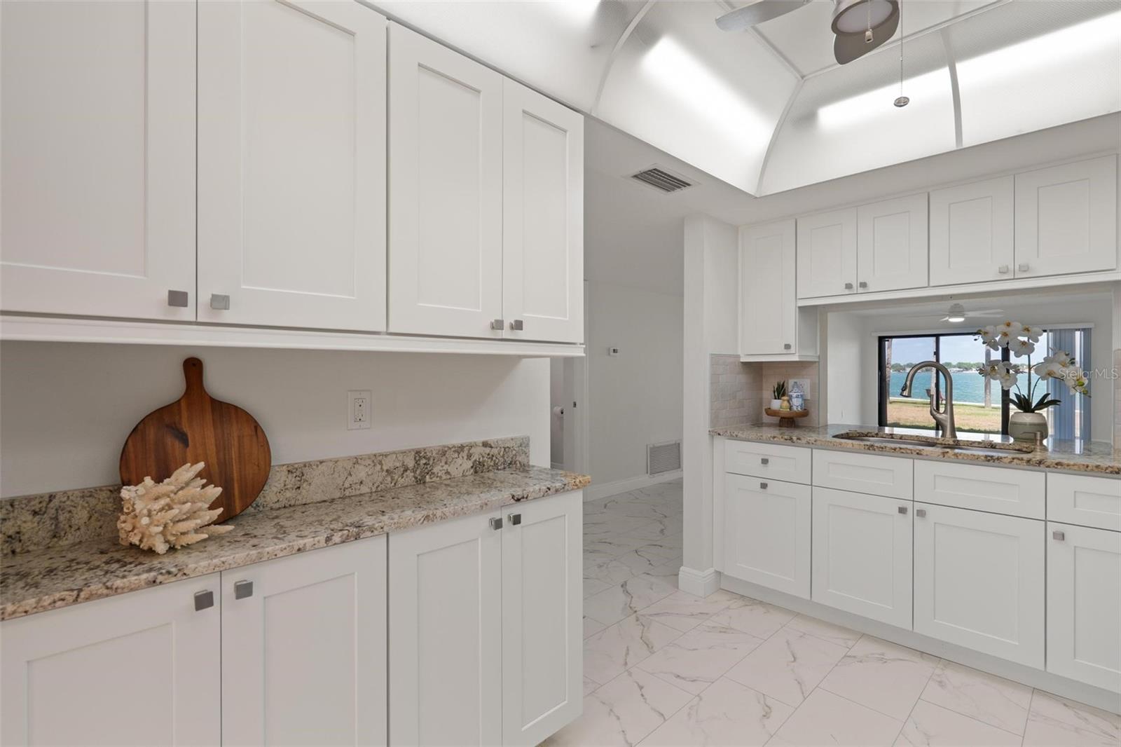 Listing photo id 4 for 7540 Sunshine Skyway Lane S T35