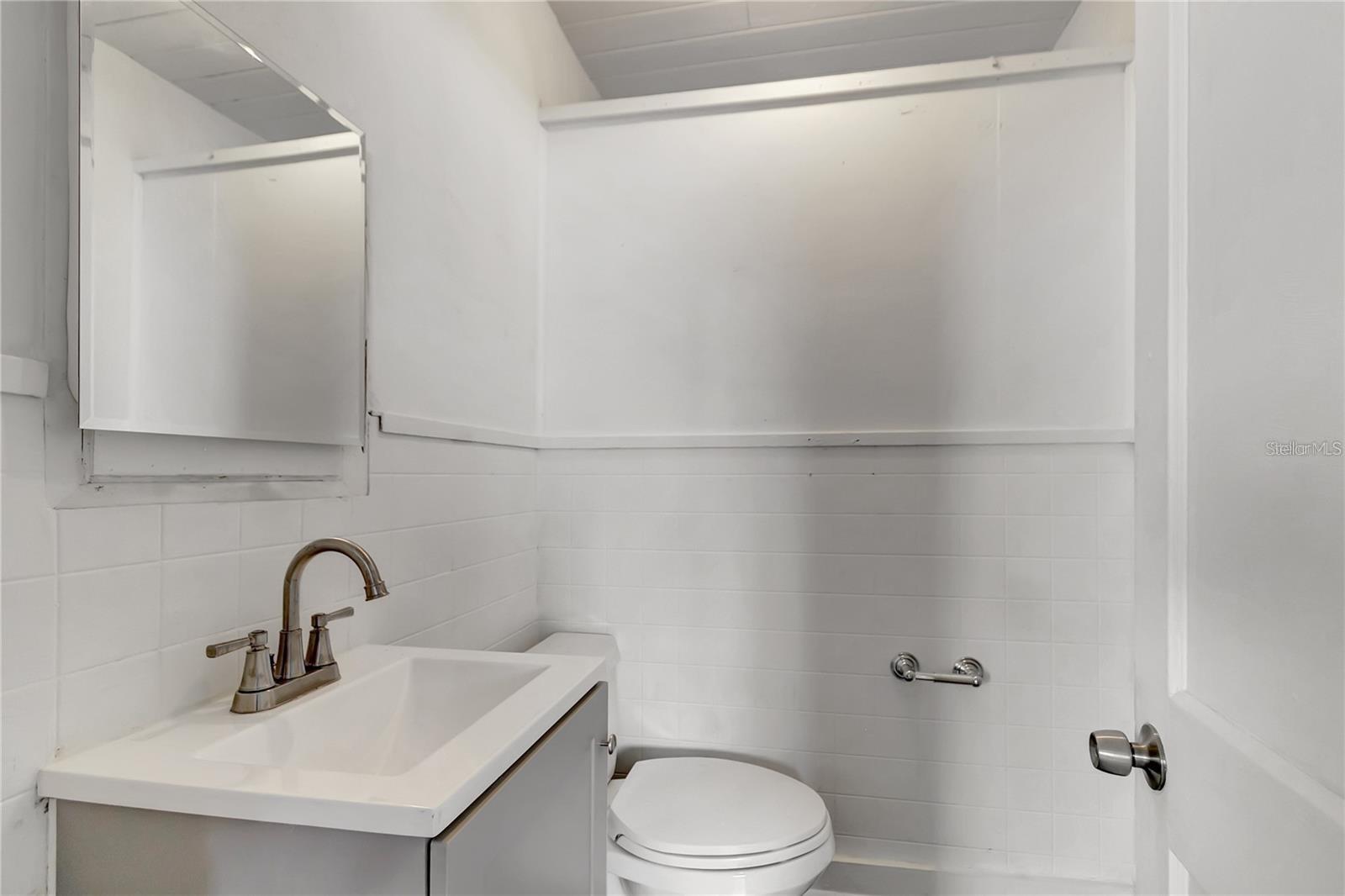 Image 16 of 19 For 2701 Fremont Avenue