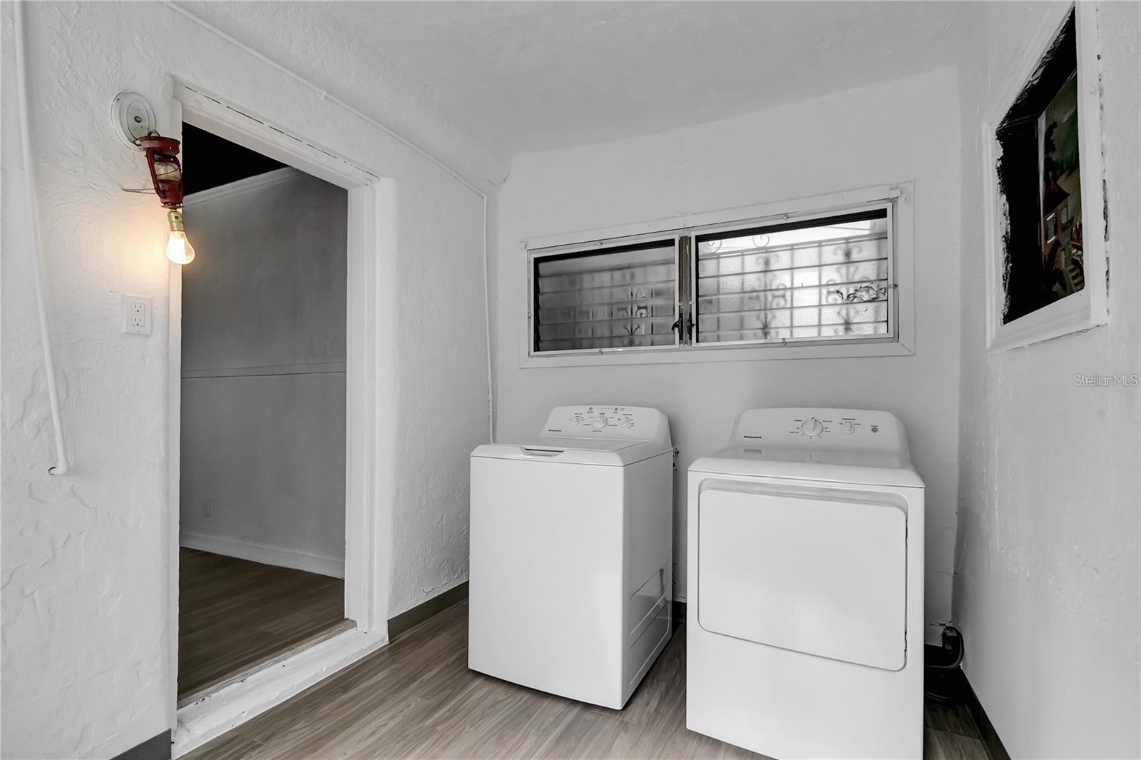 Image 18 of 19 For 2701 Fremont Avenue