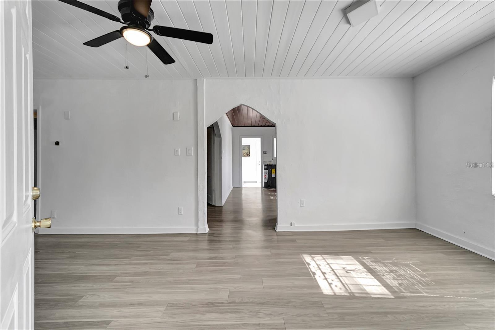 Image 4 of 19 For 2701 Fremont Avenue