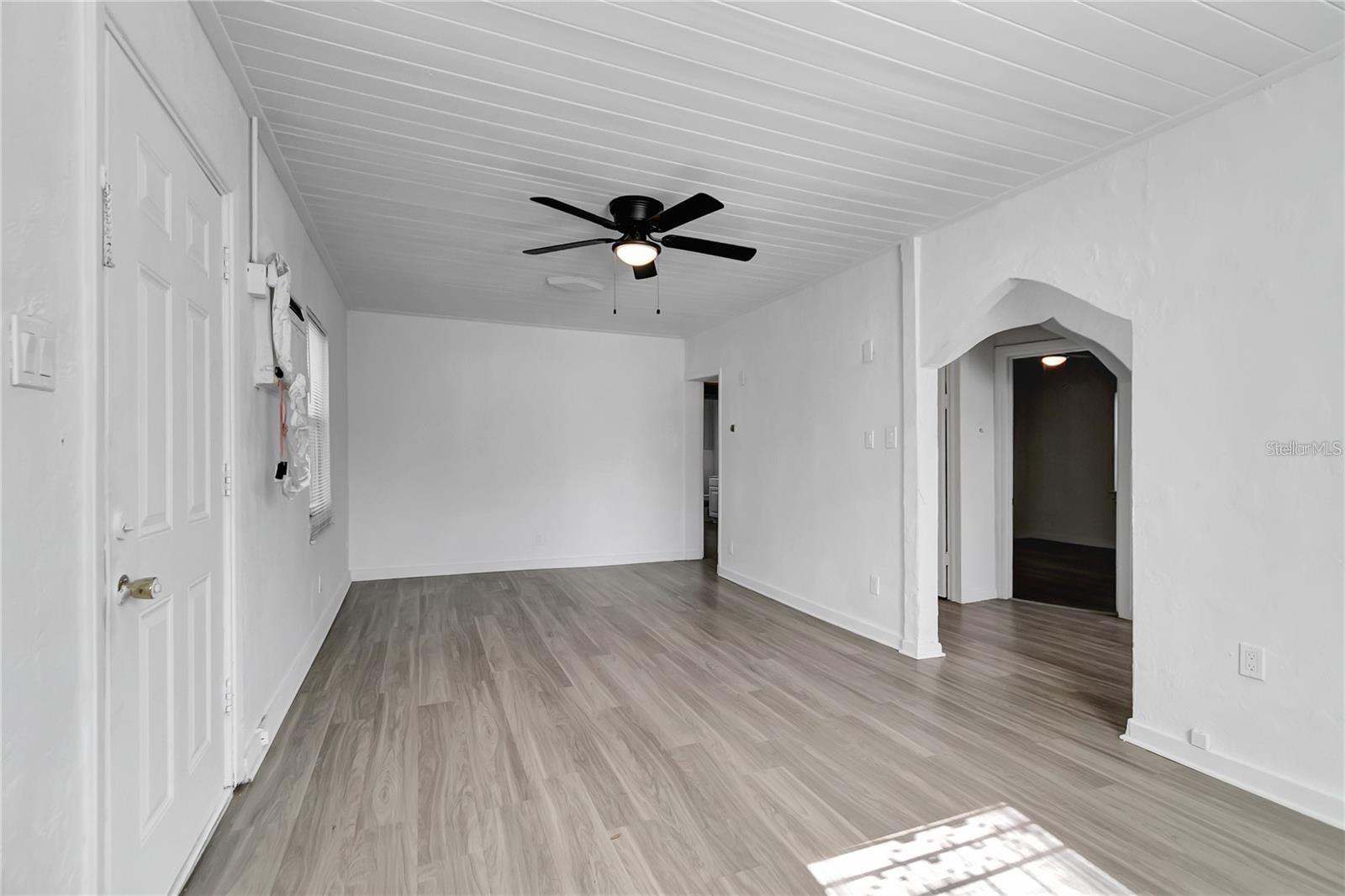 Image 5 of 19 For 2701 Fremont Avenue