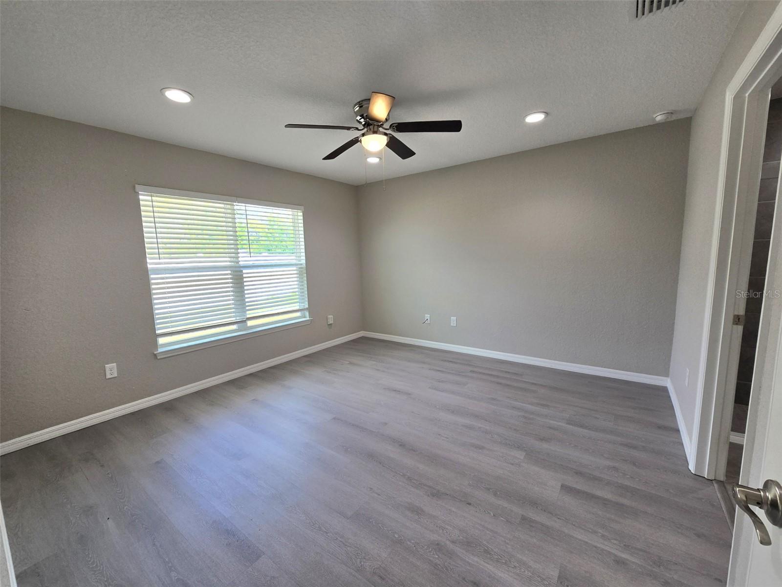 Image 11 of 27 For 10864 66th Terrace