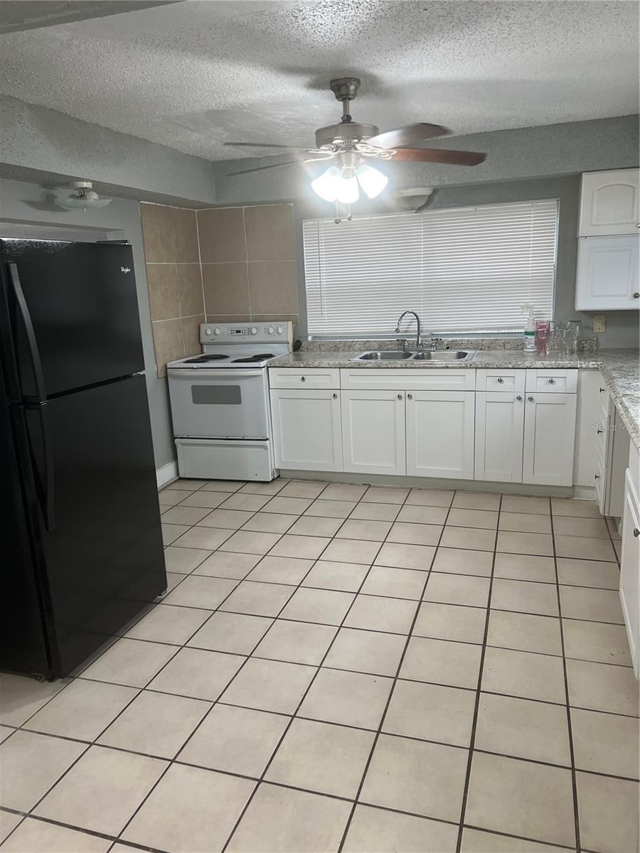 Image 3 of 9 For 1900 19th Street S