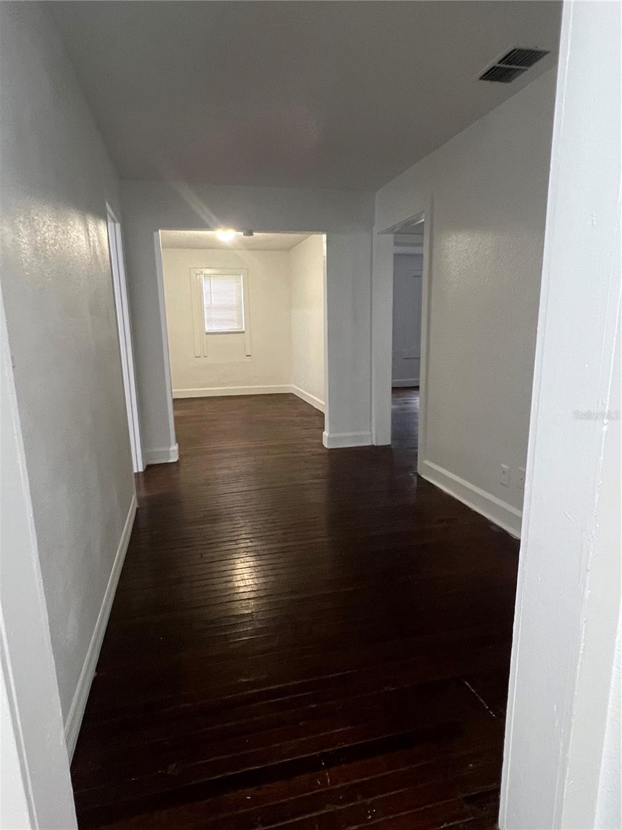 Image 5 of 9 For 1900 19th Street S