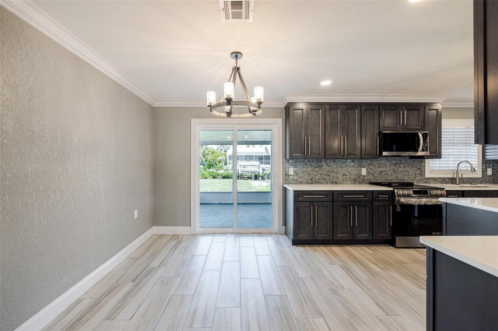 Image 17 of 39 For 3127 Shannon Drive