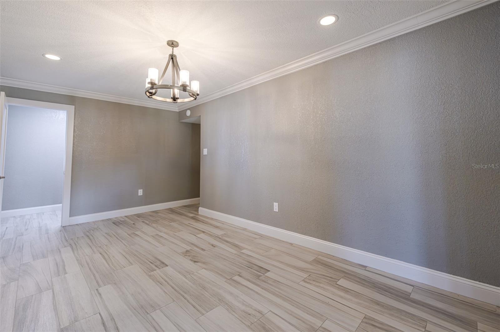 Image 19 of 39 For 3127 Shannon Drive