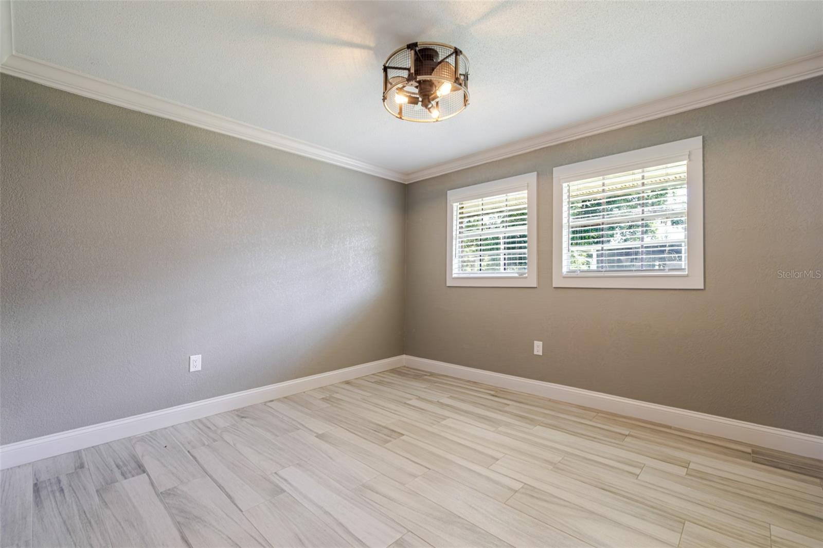 Image 23 of 39 For 3127 Shannon Drive