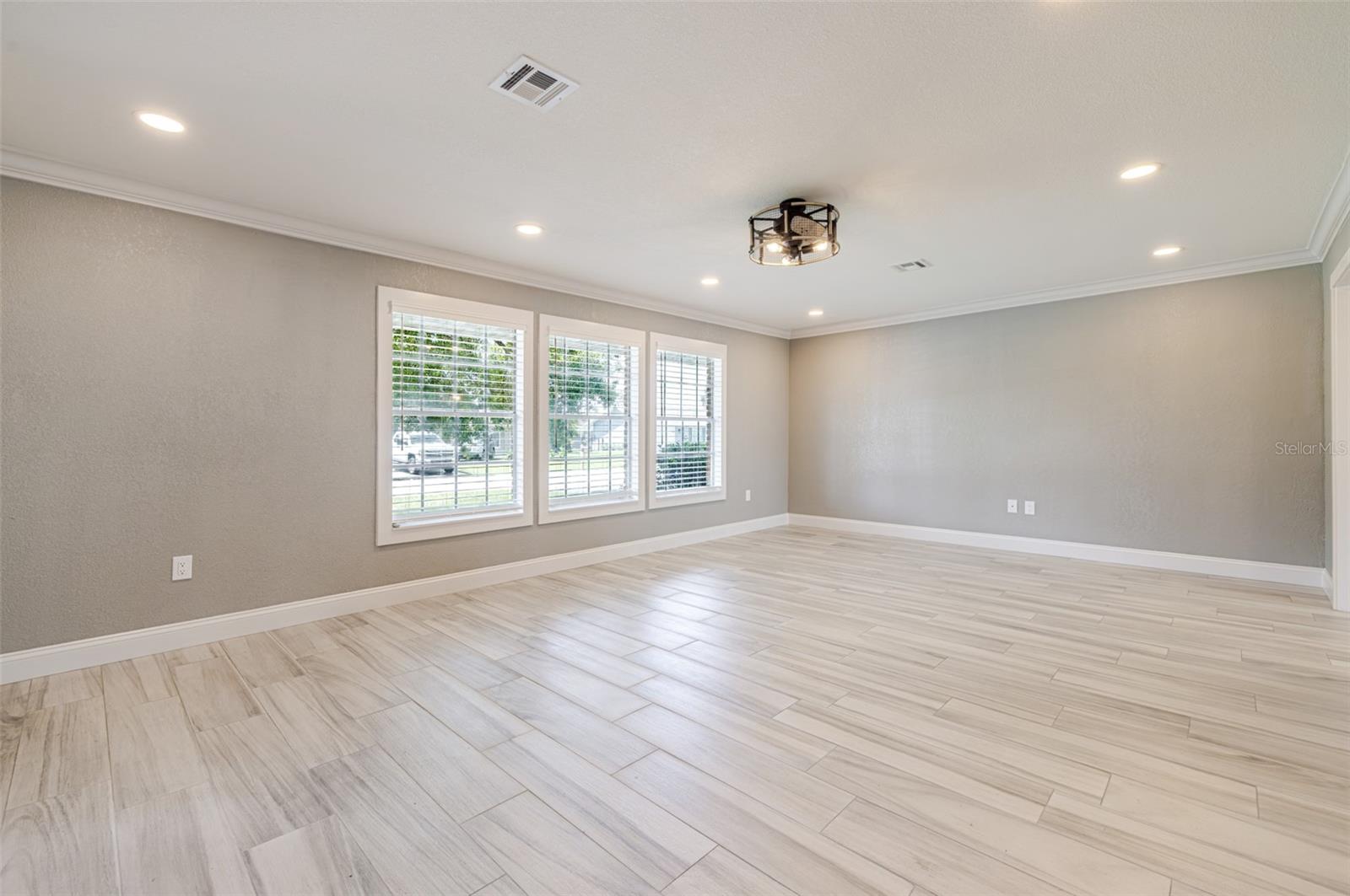 Image 7 of 39 For 3127 Shannon Drive