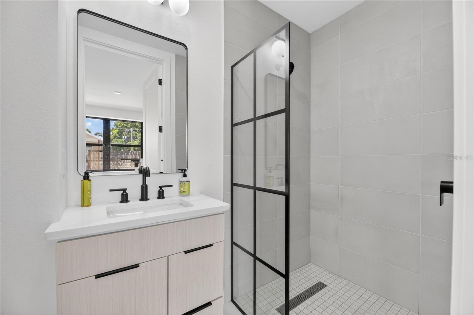 Image 11 of 51 For 1801 Morgan Street 11