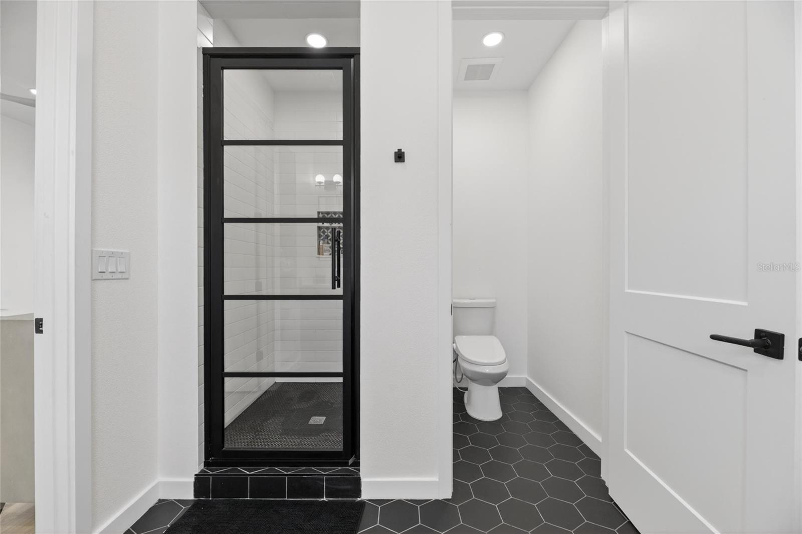 Image 39 of 51 For 1801 Morgan Street 11