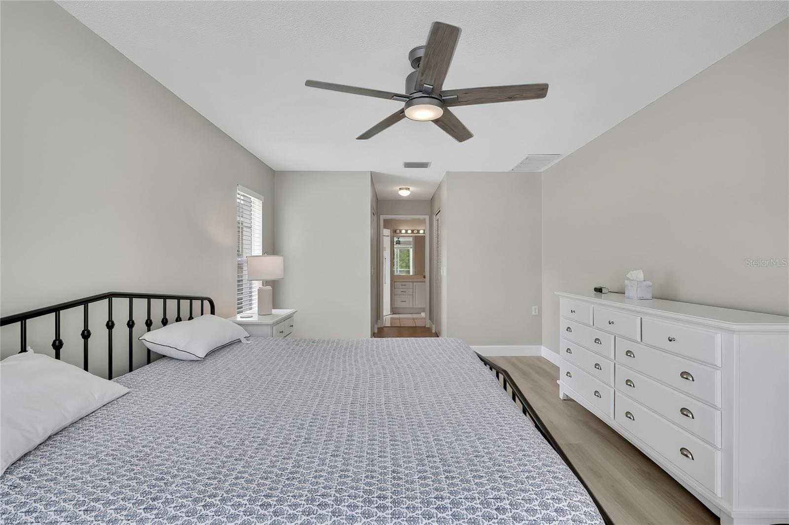 Listing photo id 19 for 8015 Sugarbush Drive