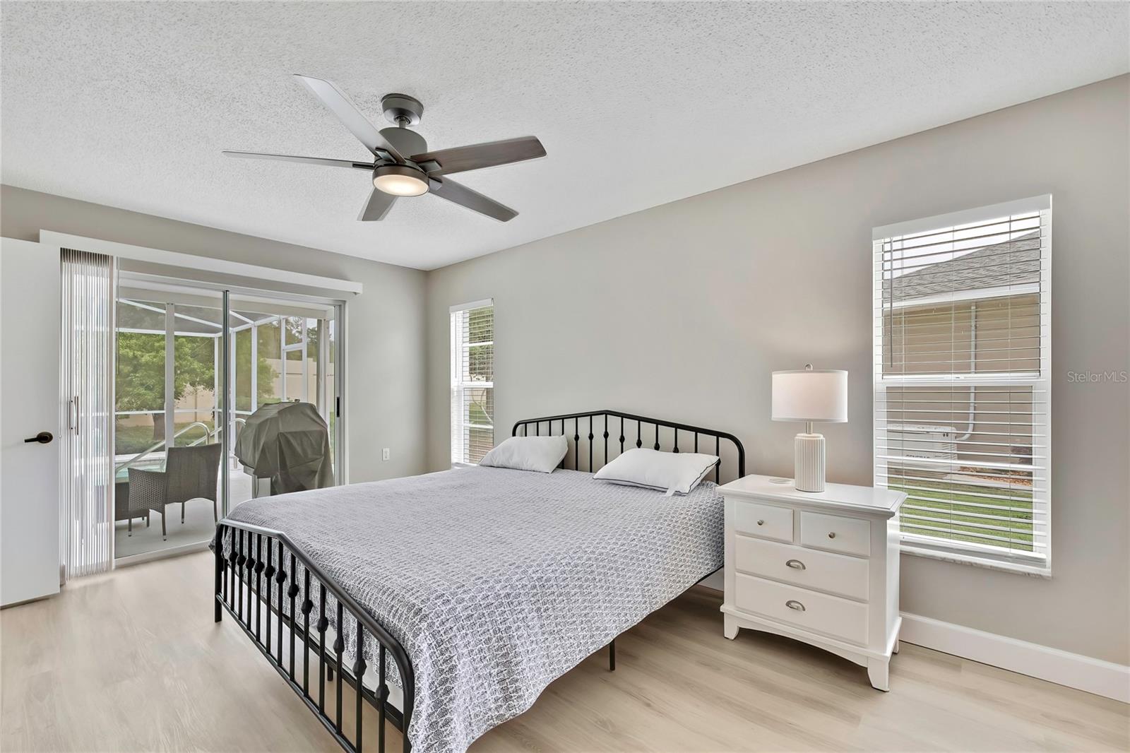 Listing photo id 20 for 8015 Sugarbush Drive