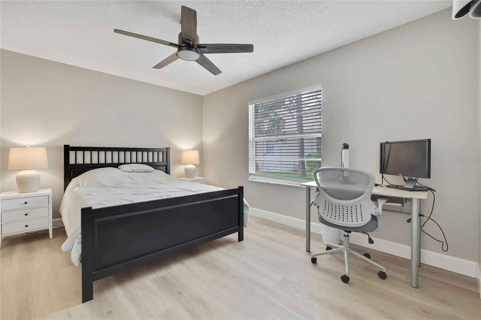 Listing photo id 28 for 8015 Sugarbush Drive