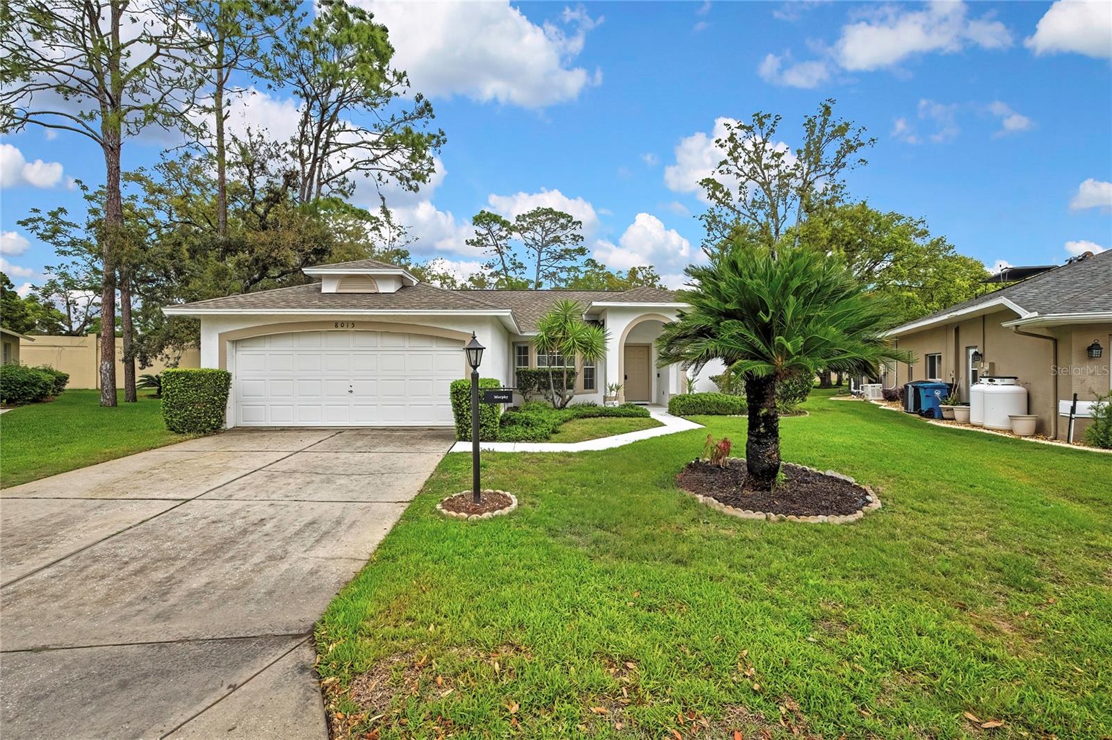 Listing photo id 40 for 8015 Sugarbush Drive