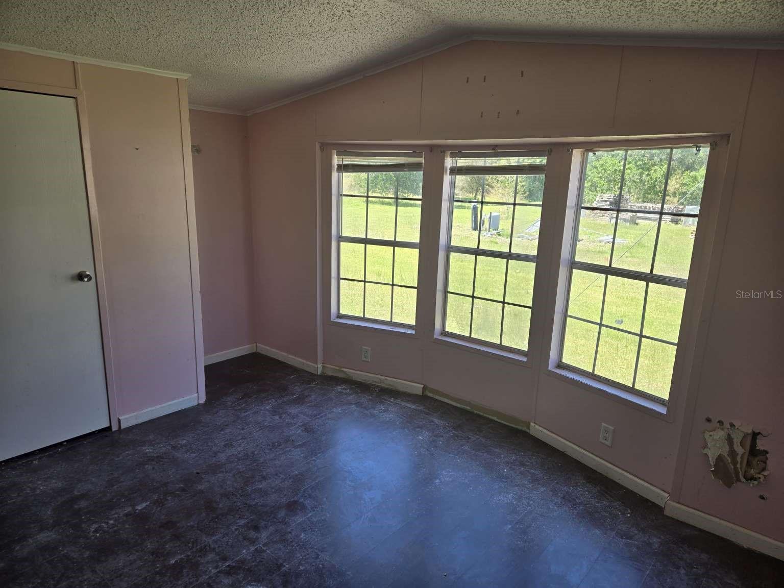 Image 8 of 16 For 6812 Dove Cross Loop