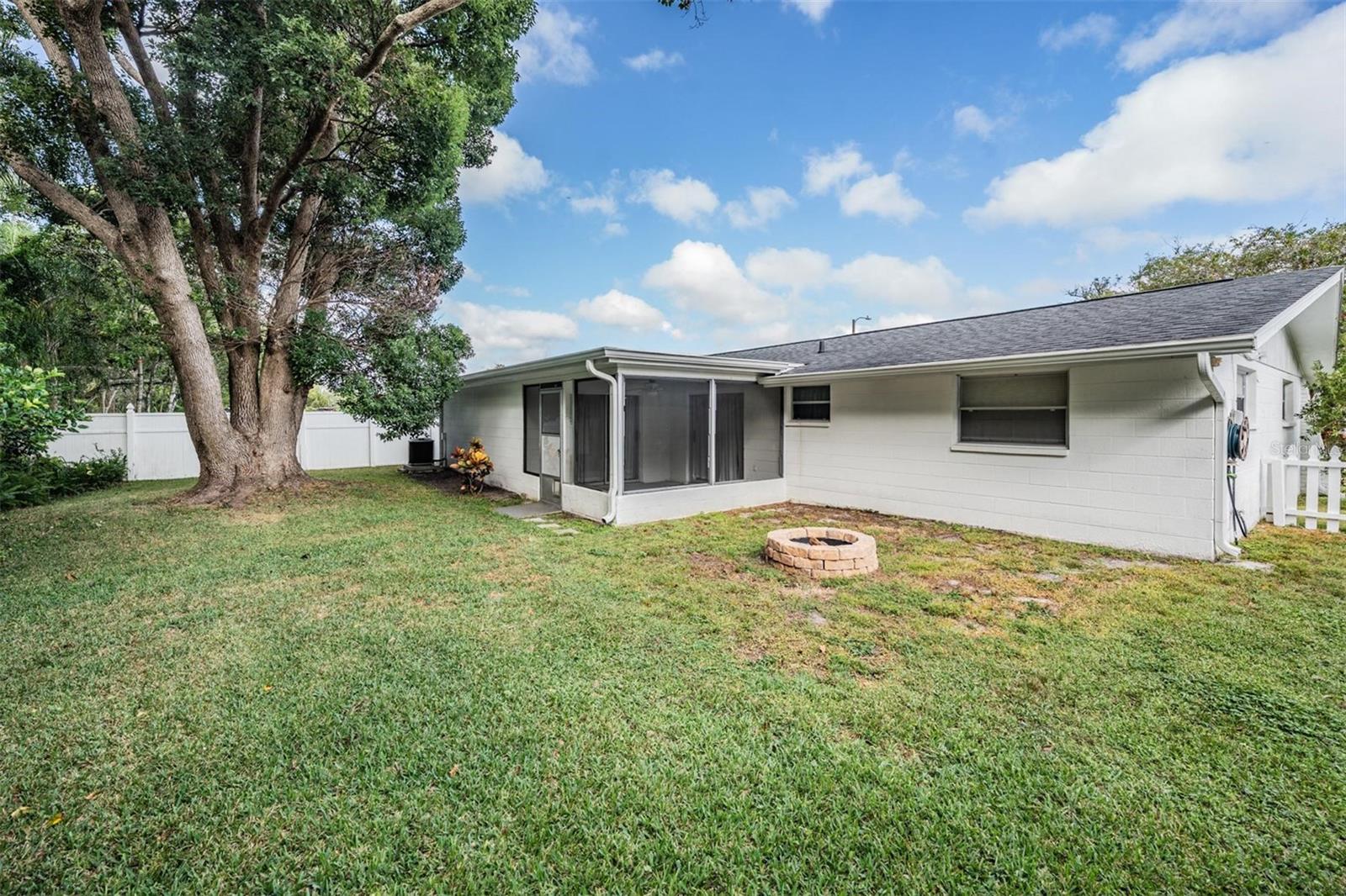 Image 19 of 24 For 7916 Yucca Drive