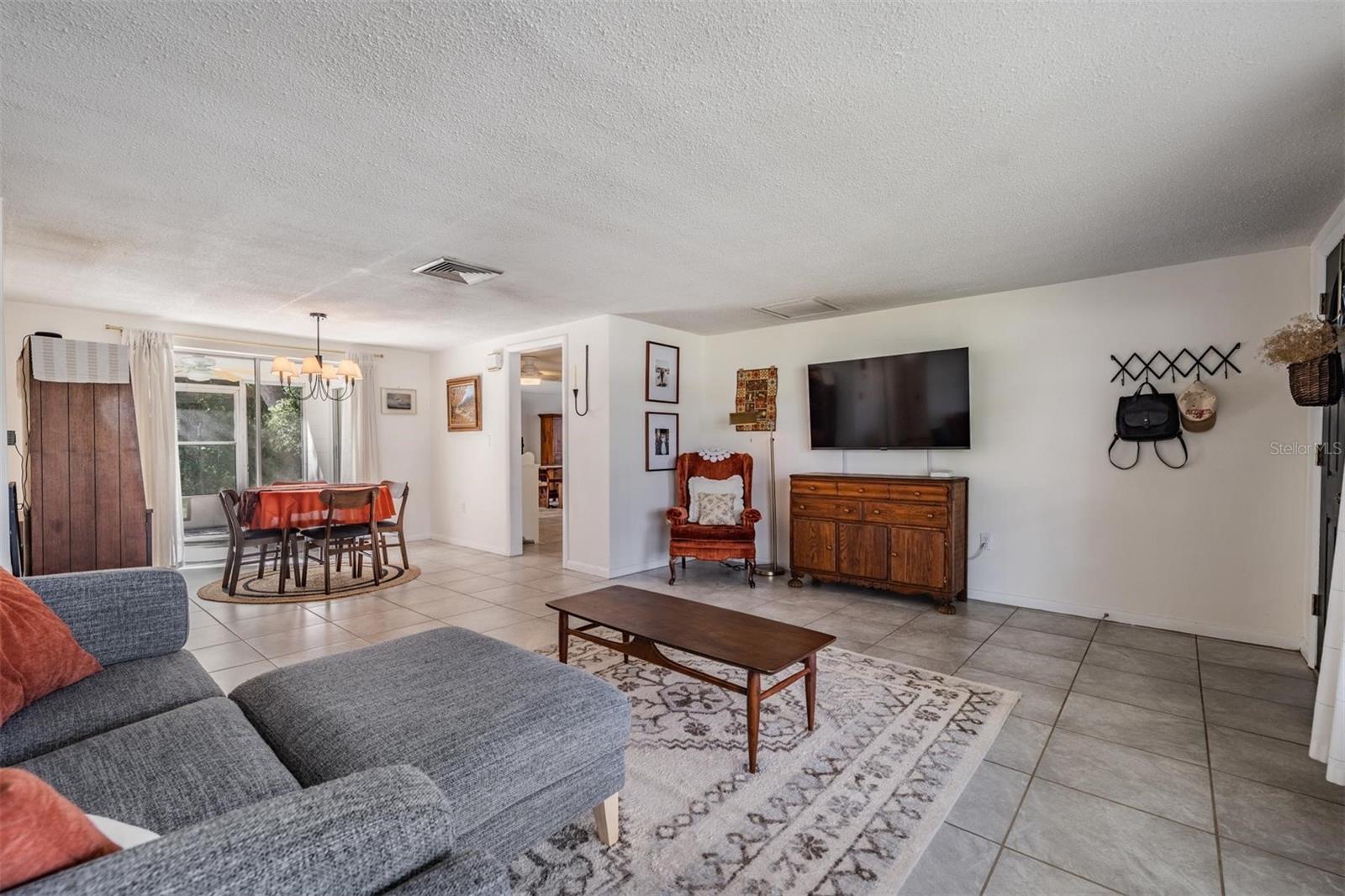 Image 4 of 24 For 7916 Yucca Drive