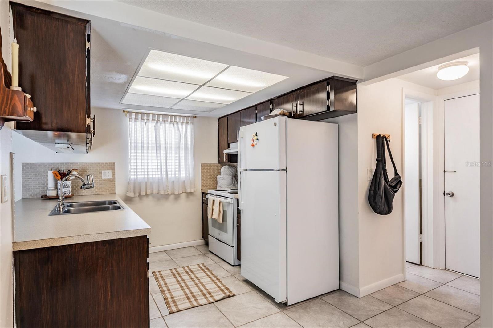 Image 7 of 24 For 7916 Yucca Drive