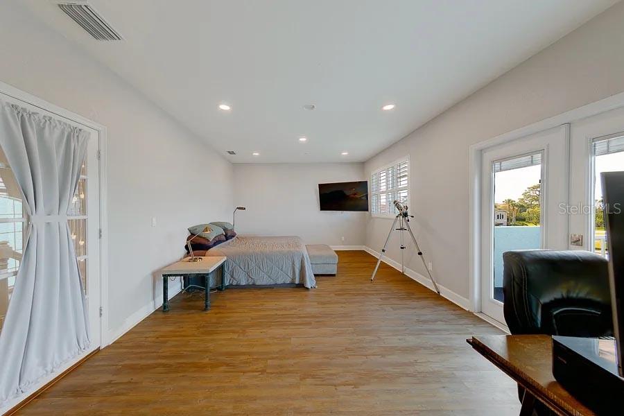 Image 12 of 100 For 2106 Pelican Court