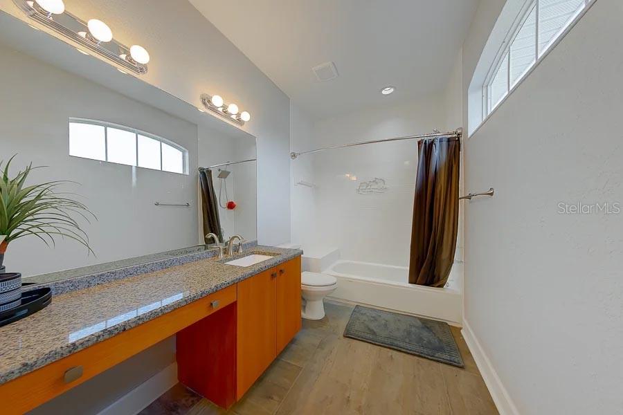 Image 20 of 100 For 2106 Pelican Court