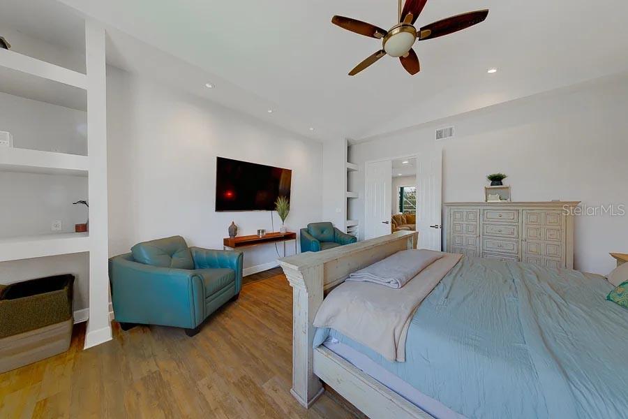 Image 42 of 100 For 2106 Pelican Court