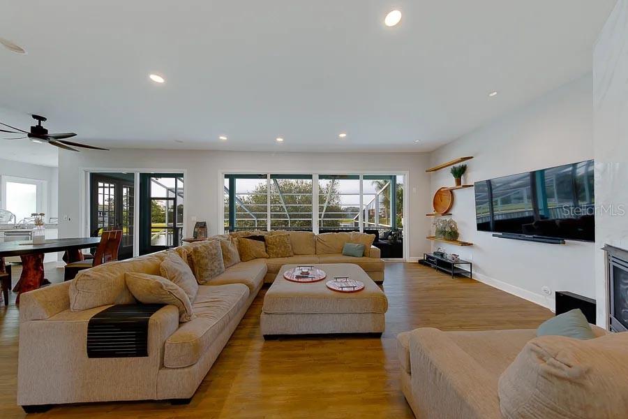 Image 5 of 100 For 2106 Pelican Court