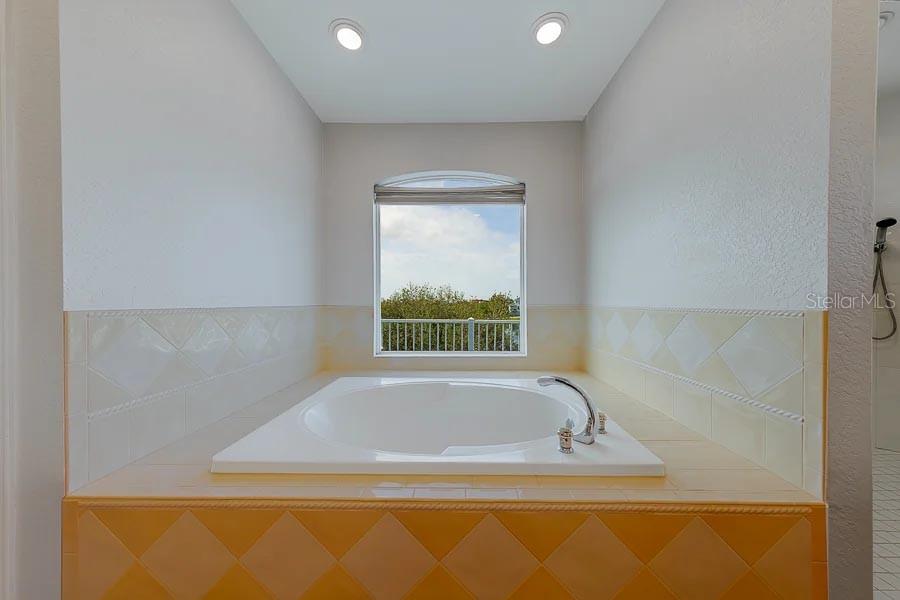 Image 7 of 100 For 2106 Pelican Court