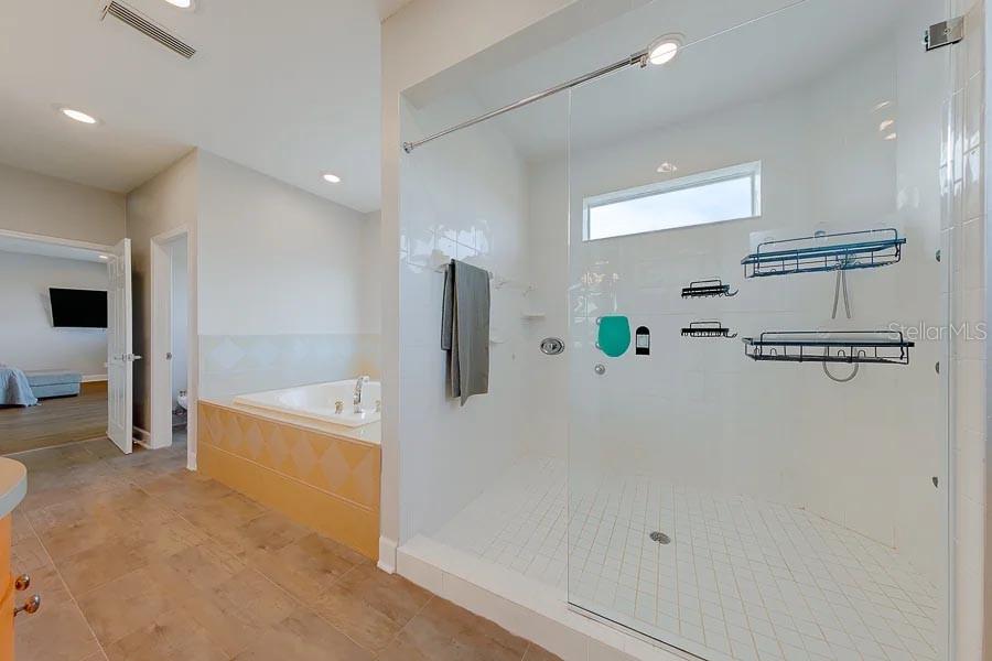 Image 9 of 100 For 2106 Pelican Court