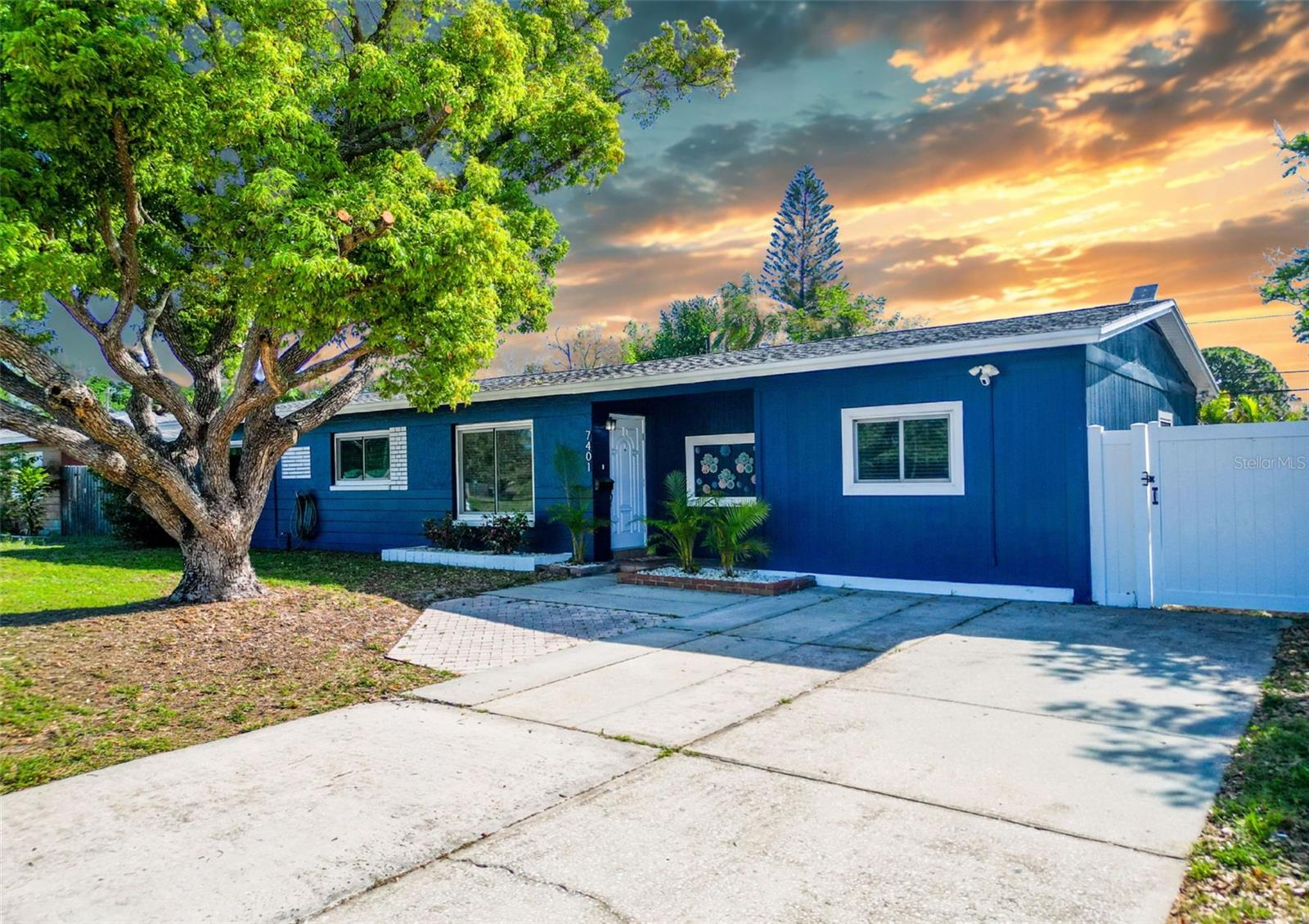 Details for 7401 16th St N, ST PETERSBURG, FL 33702