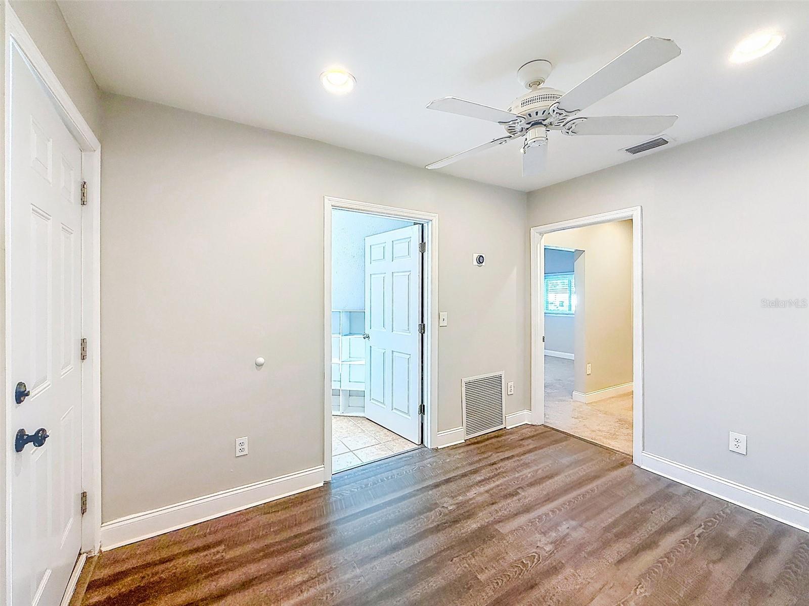 Image 16 of 44 For 7401 16th St N