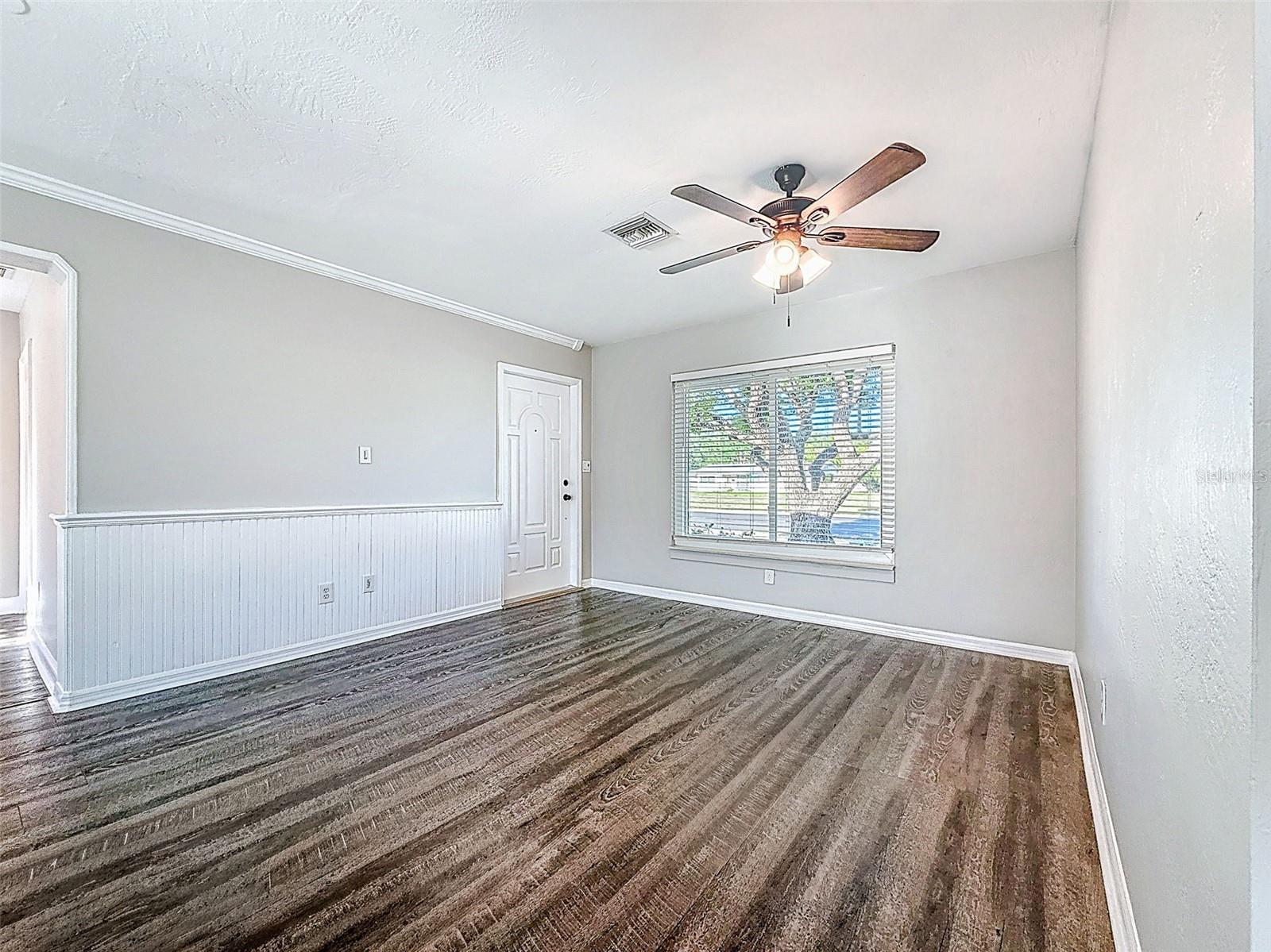 Image 3 of 44 For 7401 16th St N