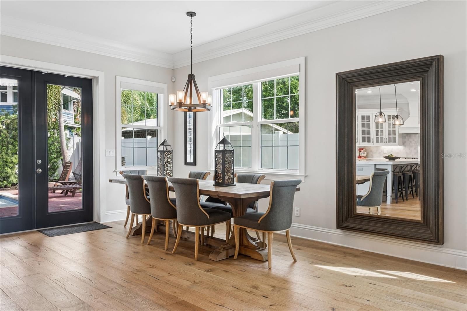 Image 12 of 49 For 2509 Palm Drive