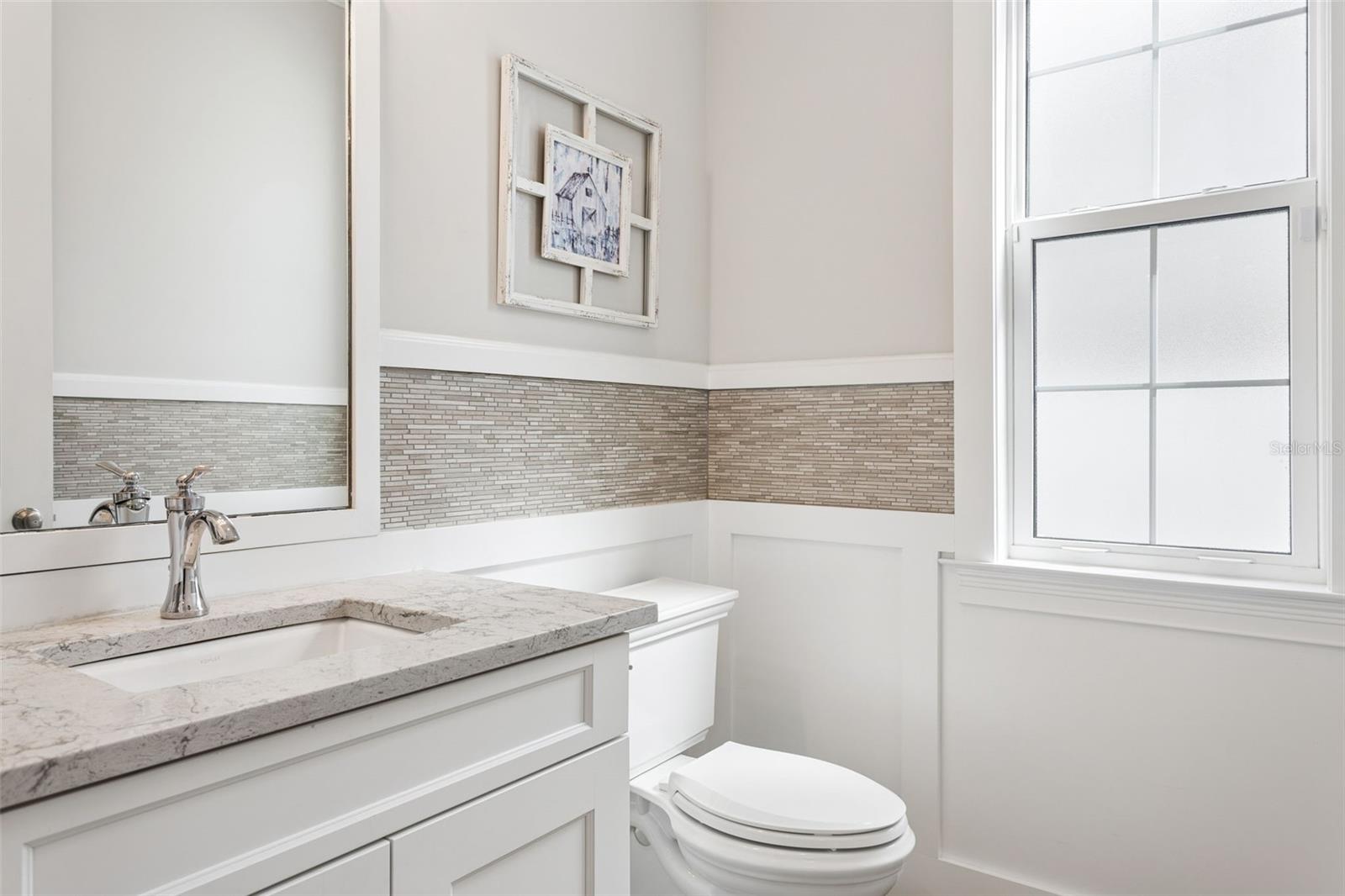 Image 18 of 49 For 2509 Palm Drive