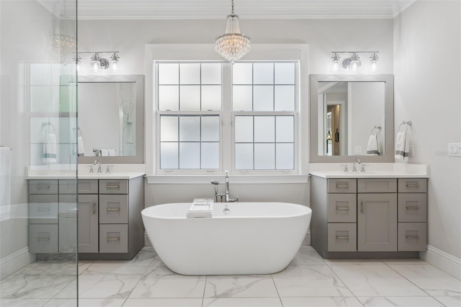 Image 23 of 49 For 2509 Palm Drive