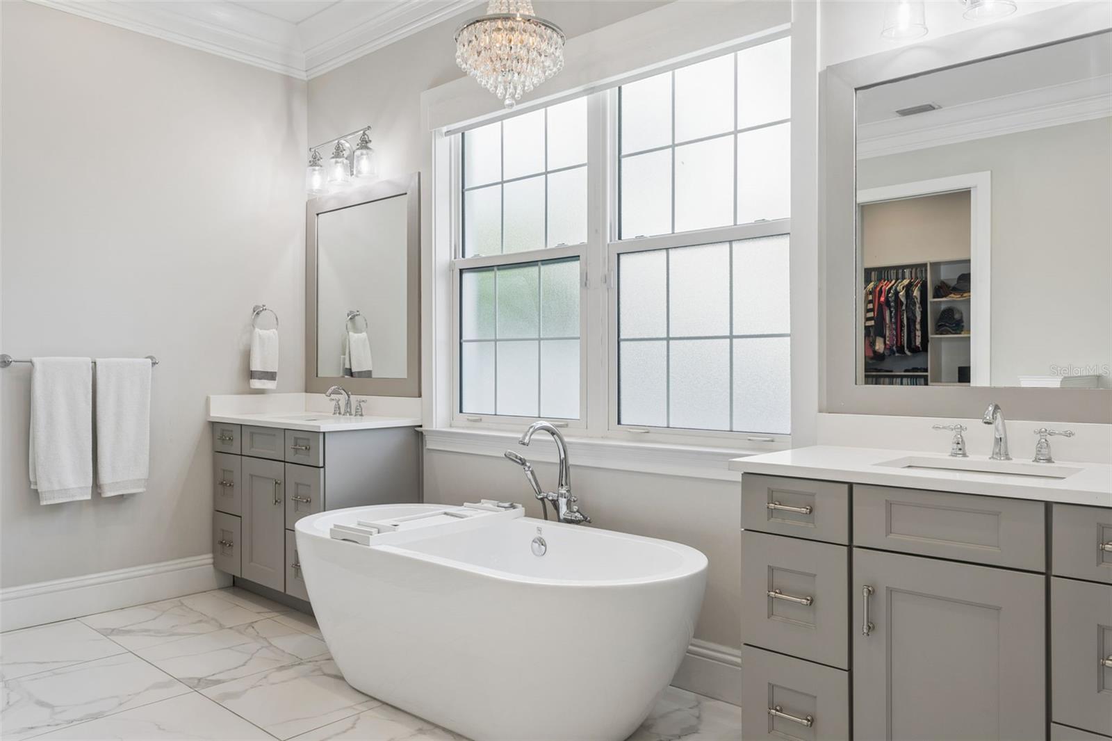 Image 24 of 49 For 2509 Palm Drive