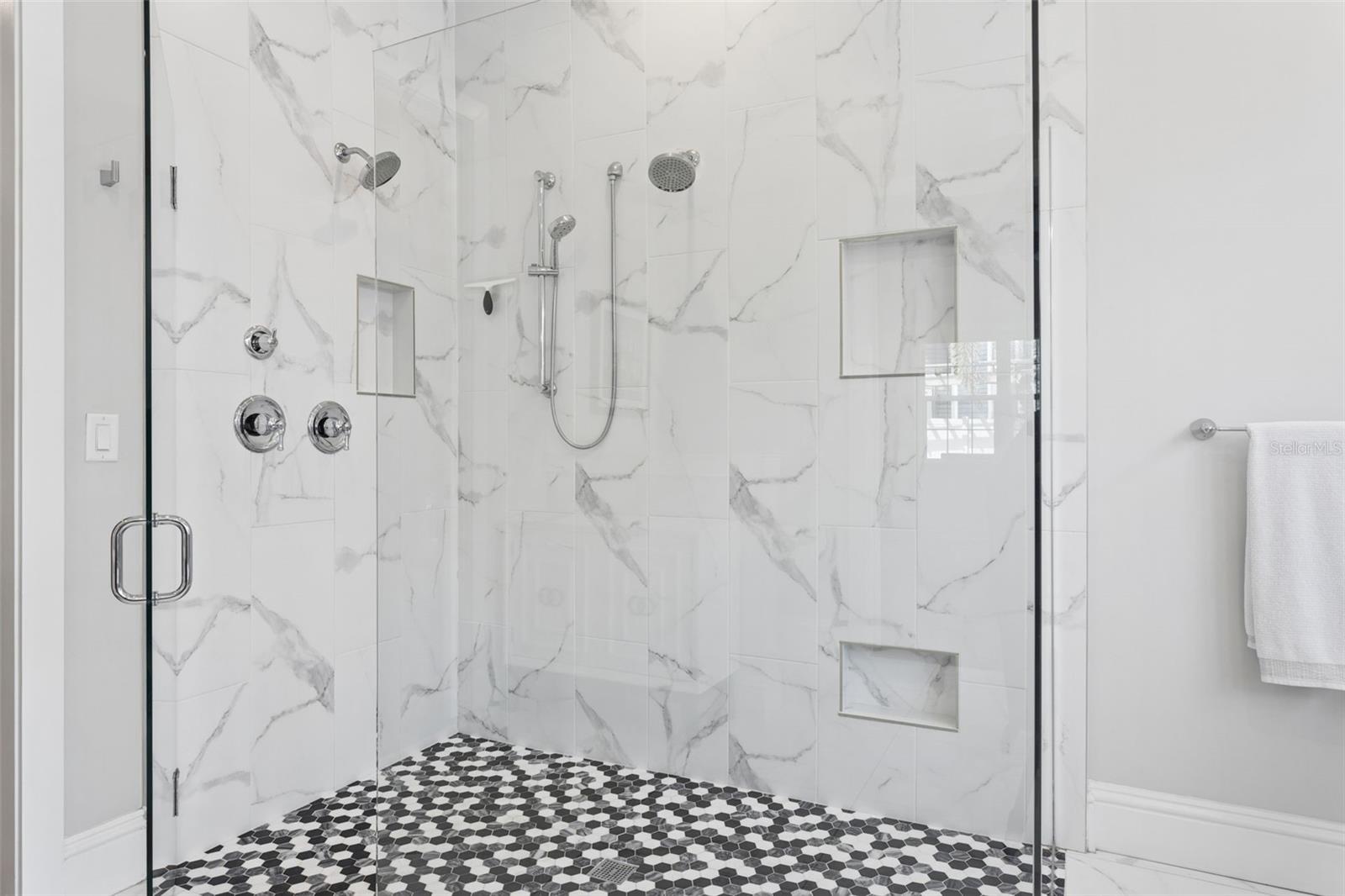 Image 25 of 49 For 2509 Palm Drive