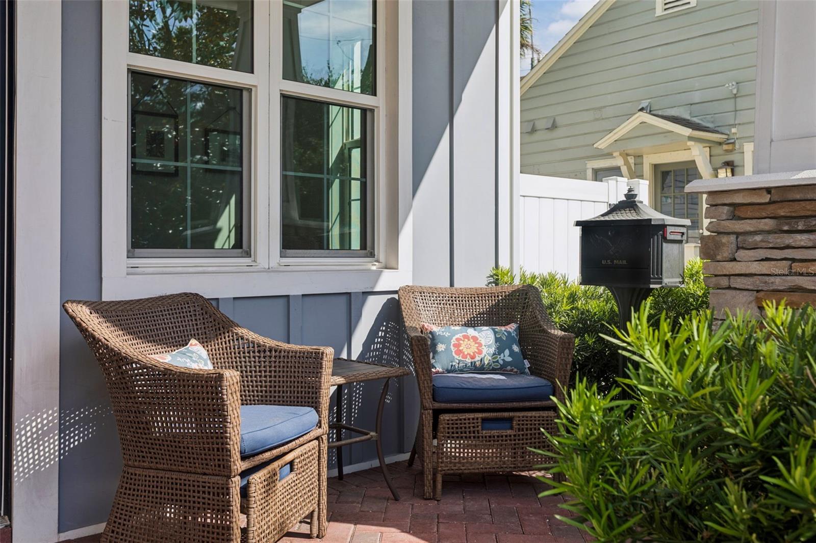 Image 4 of 49 For 2509 Palm Drive